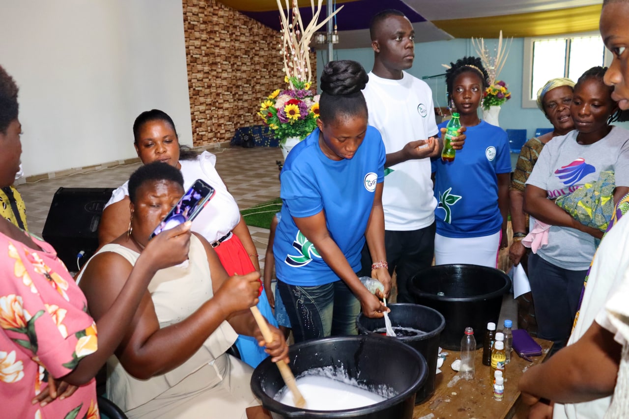 5843460026373618463 121